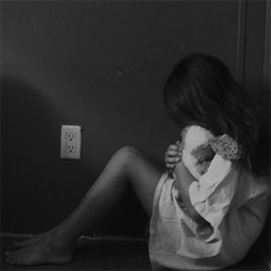 fille-deprimee-chambre