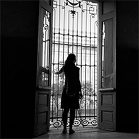 waiting-impatient-woman